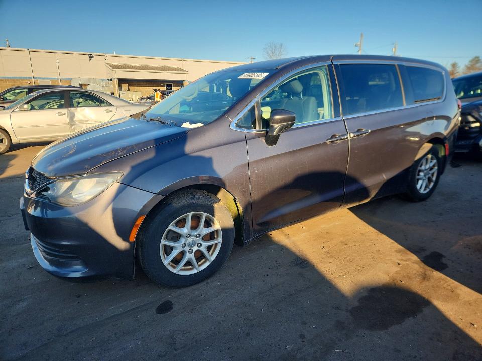 45986186 :رقم المزاد ، 2C4RC1CGXHR565967 vin ، 2017 Chrysler Pacifica مزاد بيع