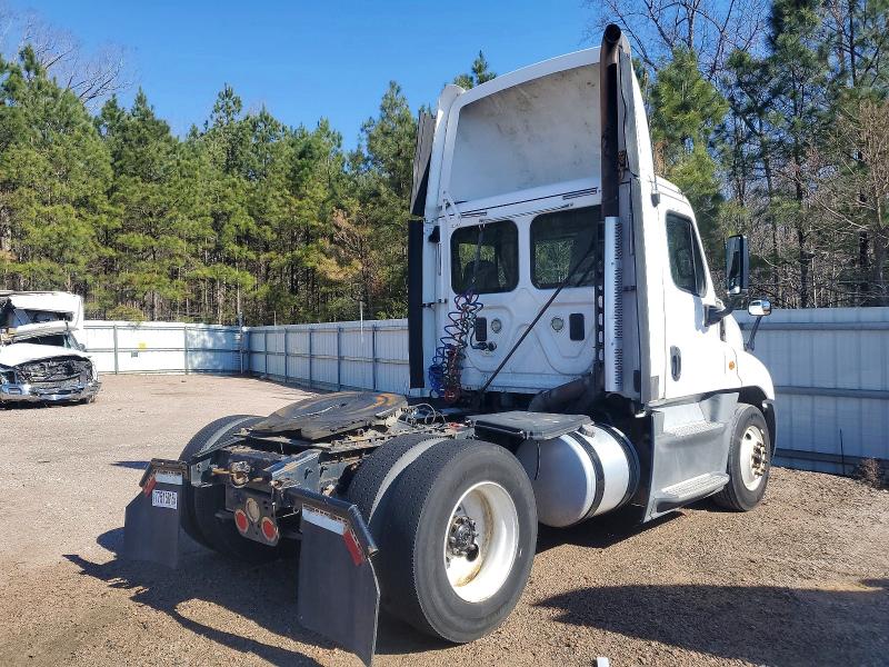 2016 Freightliner Cascadia 1 მანქანა იყიდება აუქციონზე, vin: 1FUBGEDV7GLHC5652, აუქციონის ნომერი: 77515815