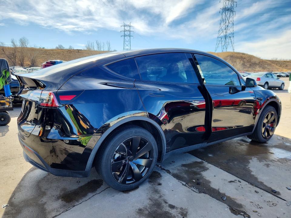79742285 :رقم المزاد ، 7SAYGDED4RF051939 vin ، 2024 Tesla Model Y مزاد بيع