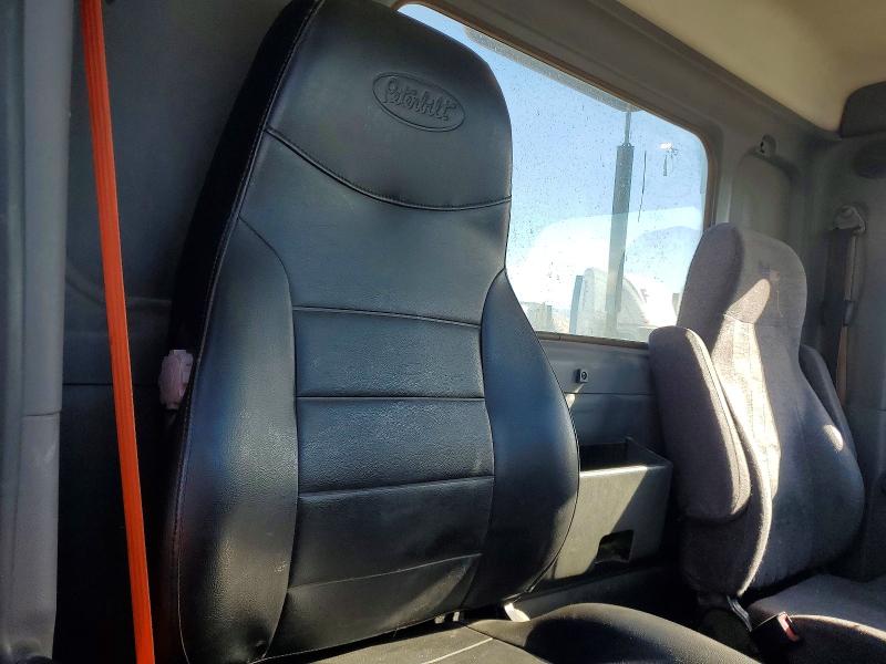 Продажа на аукционе авто 2017 Peterbilt 579, vin: 1XPBA48X4HD428641, номер лота: 46211726