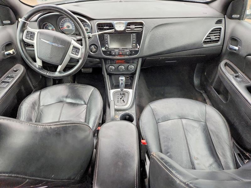 2011 Chrysler 200 მანქანა იყიდება აუქციონზე, vin: 1C3BC2FG4BN517943, აუქციონის ნომერი: 47615016