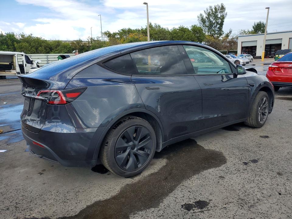 2024 Tesla Model Y მანქანა იყიდება აუქციონზე, vin: 7SAYGDED0RA329636, აუქციონის ნომერი: 46037556