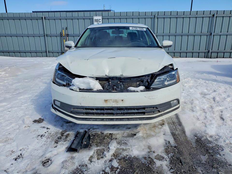47061606 :رقم المزاد ، 3VWL07AJ0GM372763 vin ، 2016 Volkswagen Jetta مزاد بيع