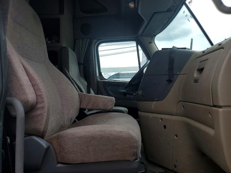 Продажа на аукционе авто 2016 Freightliner Cascadia 125, vin: 1FUGGLDR0GLHA0217, номер лота: 47884296
