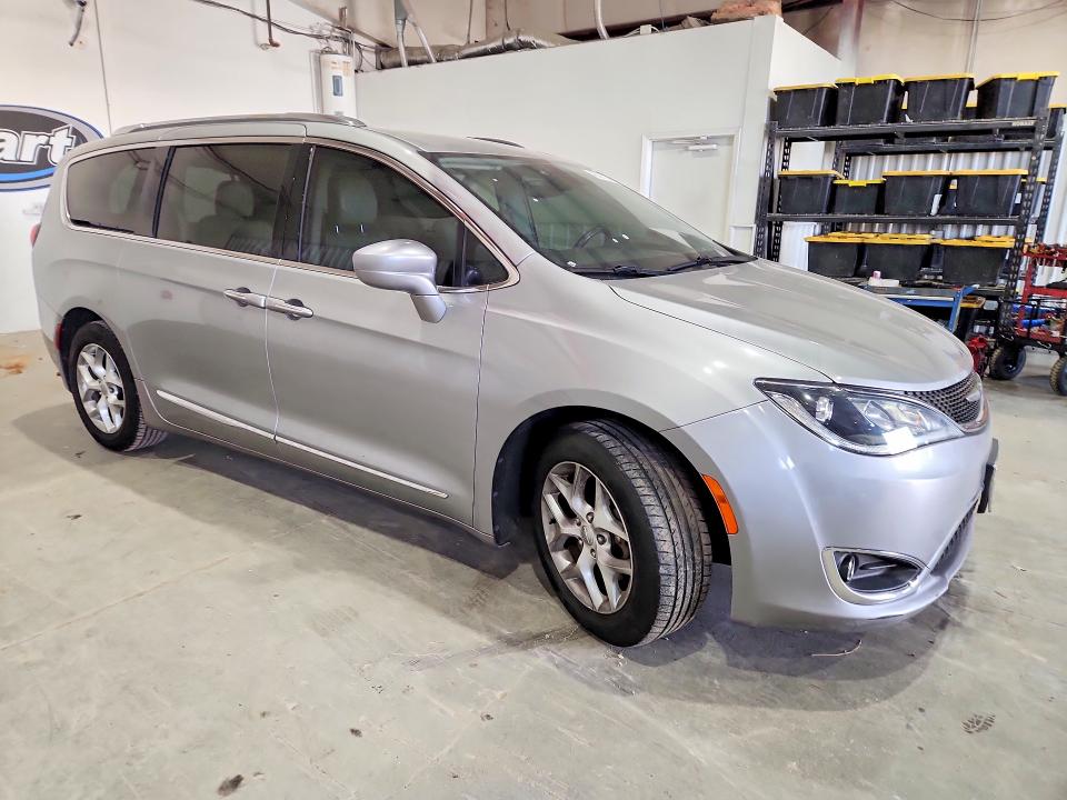 2018 Chrysler Pacifica მანქანა იყიდება აუქციონზე, vin: 2C4RC1BG9JR247698, აუქციონის ნომერი: 46381356