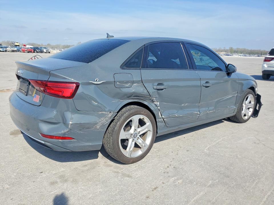 Продаж на аукціоні авто 2017 Audi A3, vin: WAUAUGFF6H1030622, номер лоту: 47460756