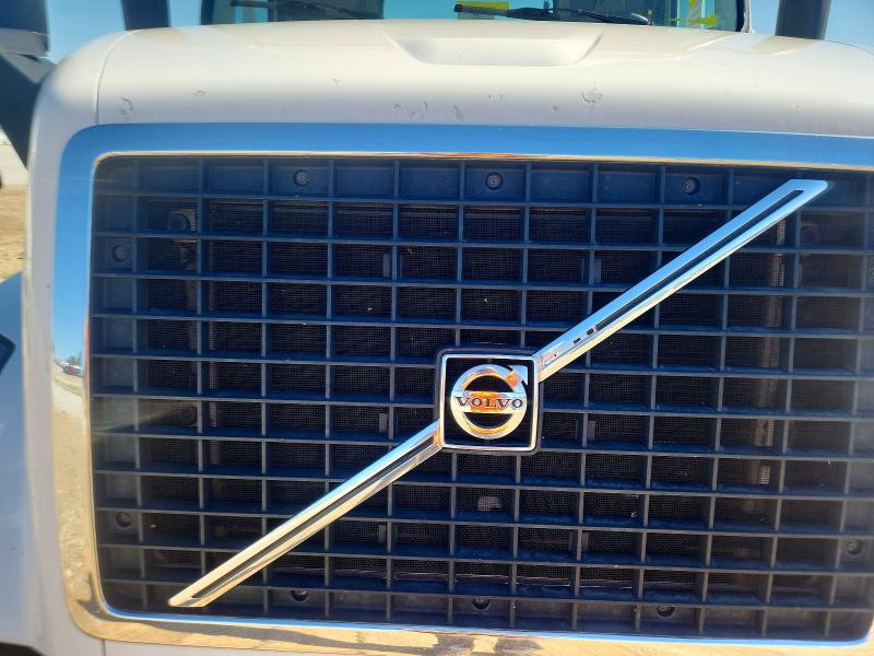 2017 Volvo Vnl მანქანა იყიდება აუქციონზე, vin: 4V4N39TGXHN988112, აუქციონის ნომერი: 46209326