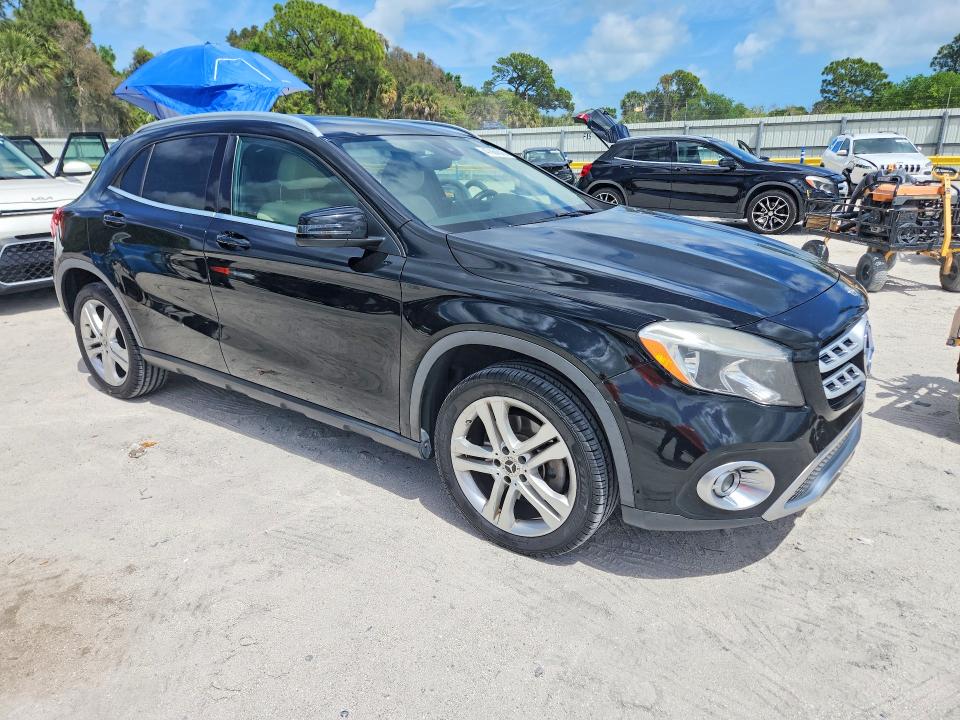 47664576 :رقم المزاد ، WDCTG4EB7JJ426882 vin ، 2018 Mercedes-benz Gla مزاد بيع