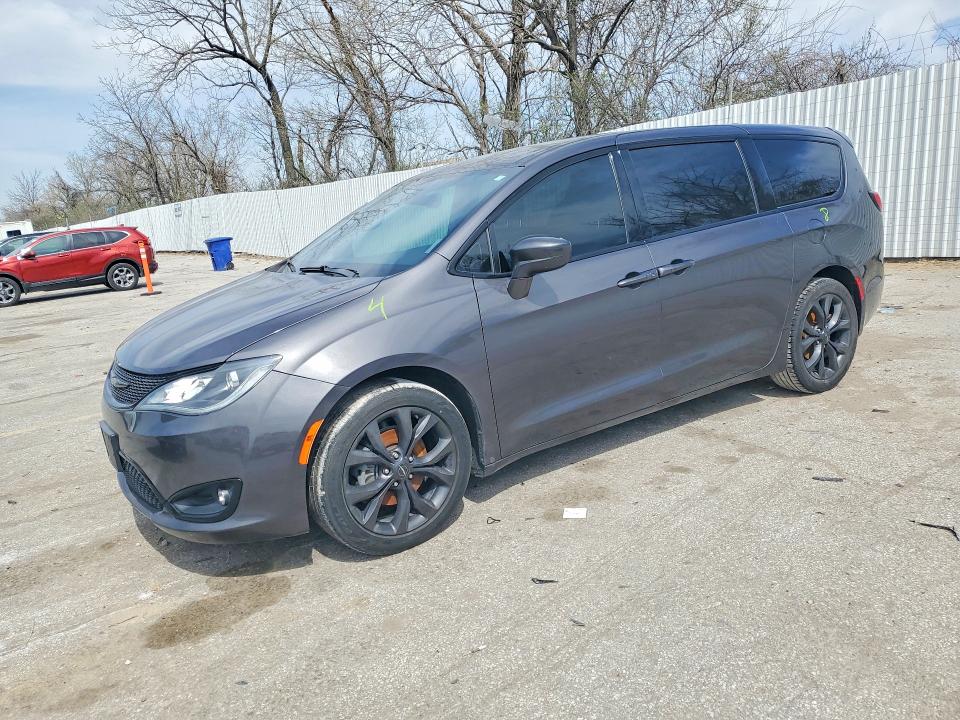 46709646 :رقم المزاد ، 2C4RC1FG4KR751460 vin ، 2019 Chrysler Pacifica مزاد بيع