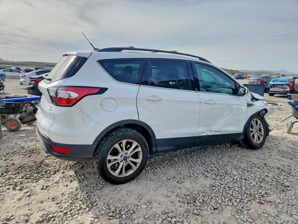 Продаж на аукціоні авто 2018 Ford Escape, vin: 1FMCU9GD5JUC48460, номер лоту: 47770746