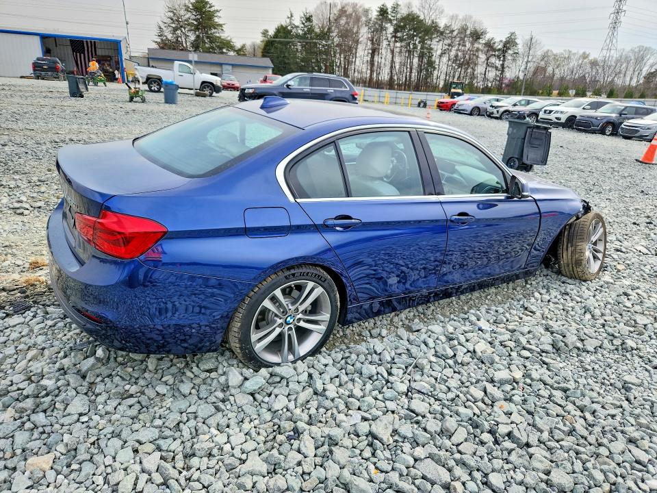 46916886 :رقم المزاد ، WBA8B9G34HNU56712 vin ، 2017 Bmw 330 مزاد بيع