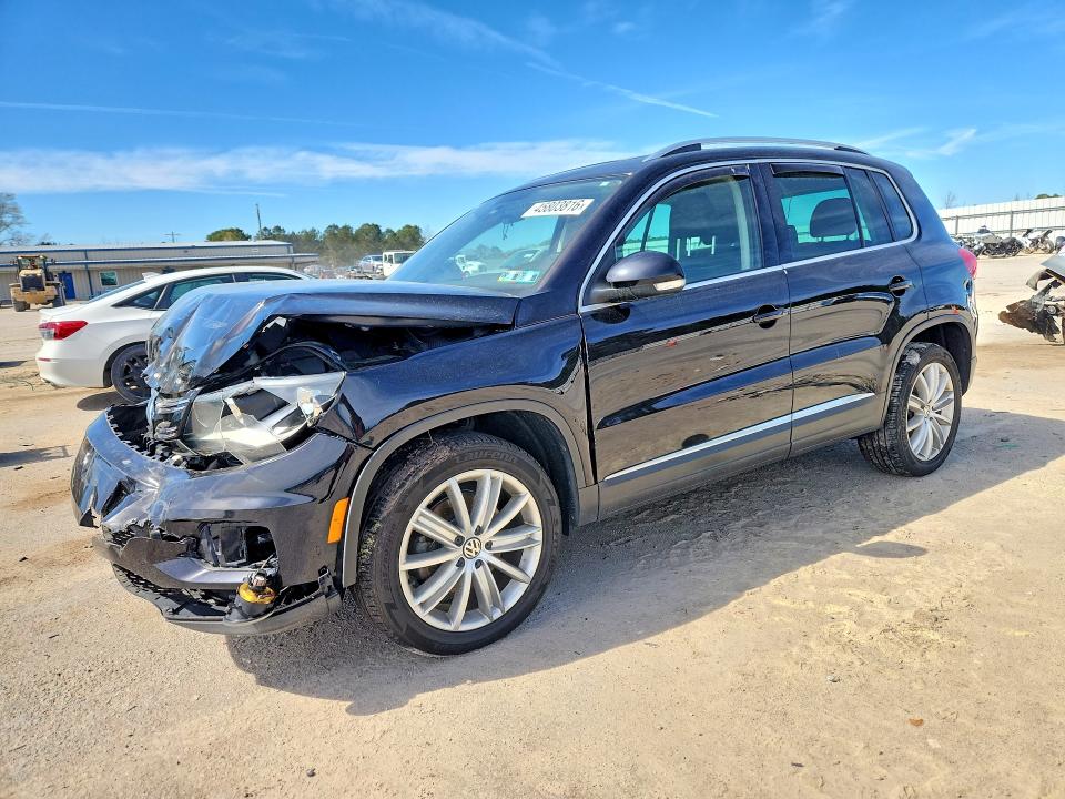 Aukcja sprzedaży 2015 Volkswagen Tiguan, vin: WVGBV7AX0FW596940, numer aukcji: 45803816