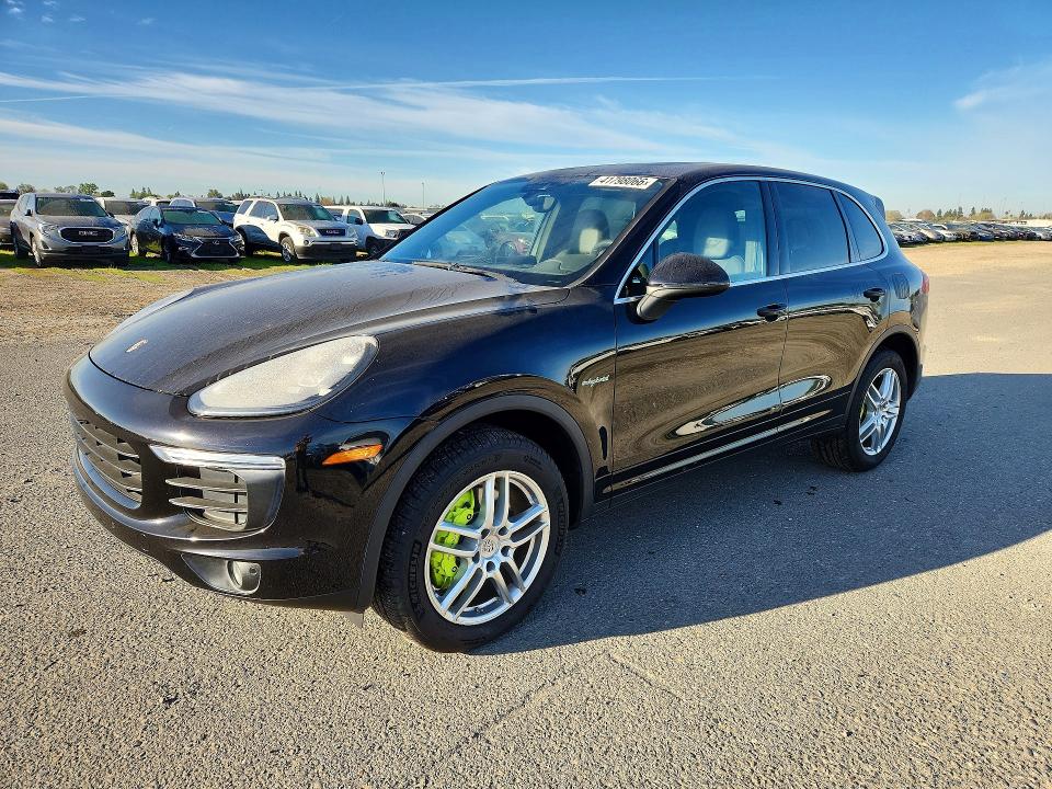 41798066 :رقم المزاد ، WP1AE2A27FLA51910 vin ، 2015 Porsche Cayenne مزاد بيع