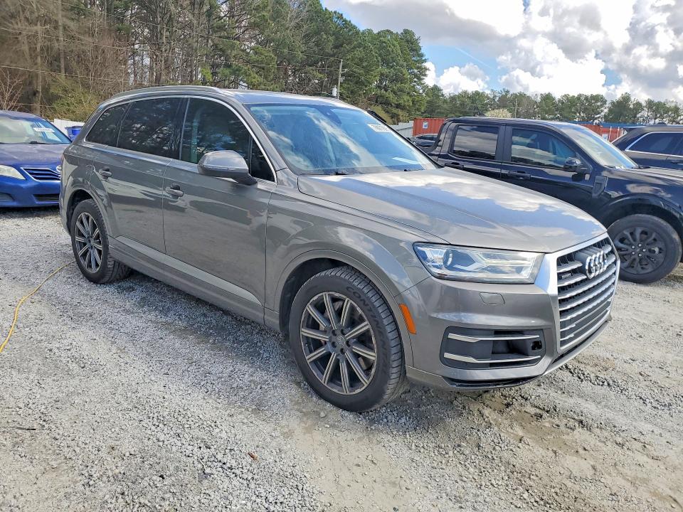 Продажа на аукционе авто 2017 Audi Q7, vin: WA1LAAF77HD019700, номер лота: 79977895