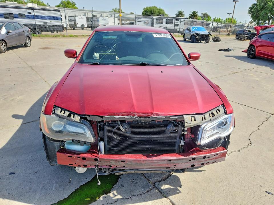 2014 Chrysler 300 მანქანა იყიდება აუქციონზე, vin: 2C3CCABG1EH261018, აუქციონის ნომერი: 47845056