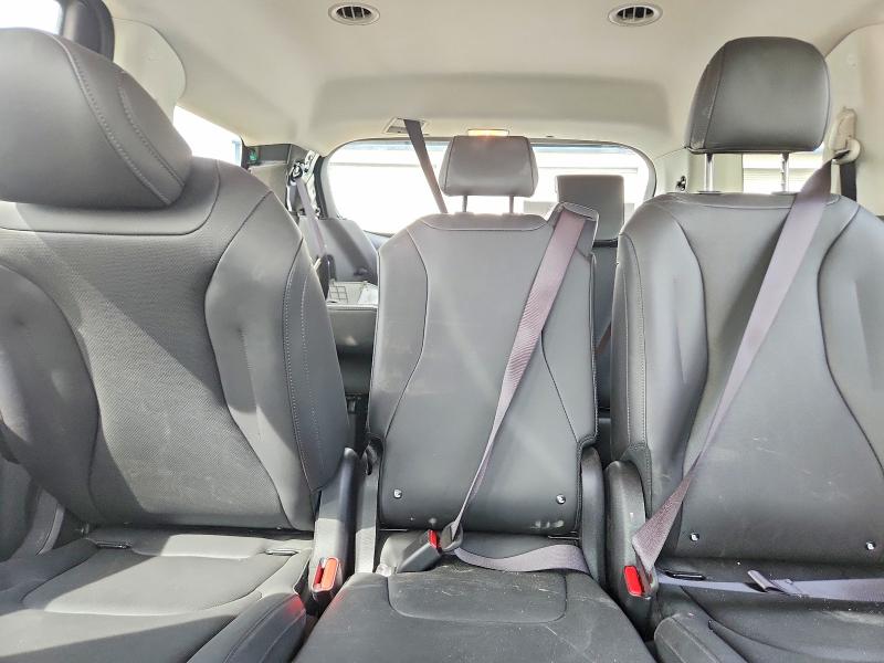 2026 Kia Carnival მანქანა იყიდება აუქციონზე, vin: KNDNB5K32T6598937, აუქციონის ნომერი: 47800596