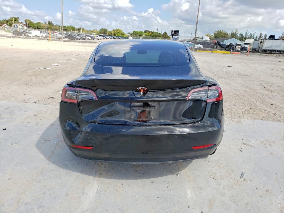 45462386 :رقم المزاد ، 5YJ3E1EA4JF171312 vin ، 2018 Tesla Model 3 مزاد بيع