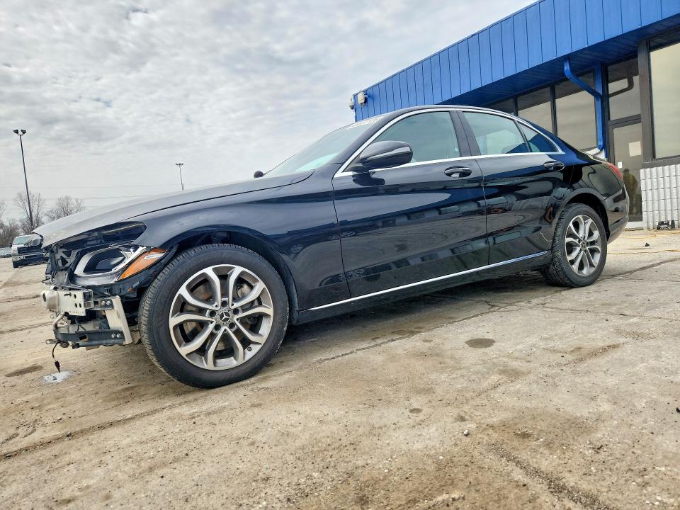 48077126 :رقم المزاد ، 55SWF4KB2JU267060 vin ، 2018 Mercedes-benz C مزاد بيع
