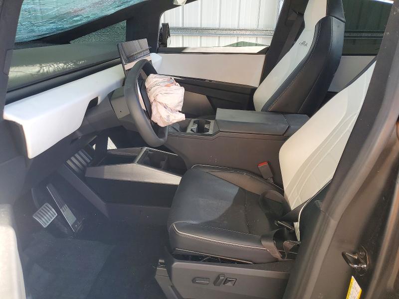 41589576 :رقم المزاد ، 7G2CEHED0RA016281 vin ، 2024 Tesla Cybertruck مزاد بيع