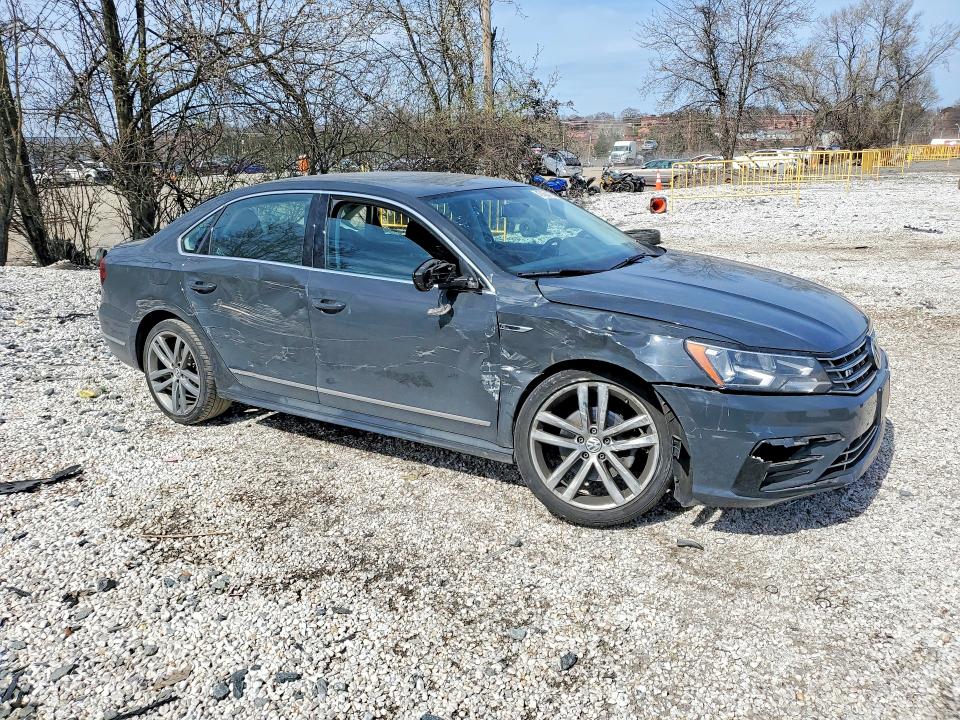 47450476 :رقم المزاد ، 1VWDT7A38HC084876 vin ، 2017 Volkswagen Passat مزاد بيع