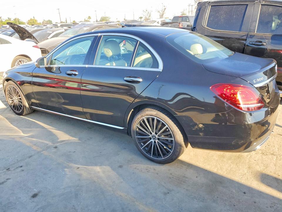 46951796 :رقم المزاد ، W1KWF8DB2LR598262 vin ، 2020 Mercedes-benz C مزاد بيع