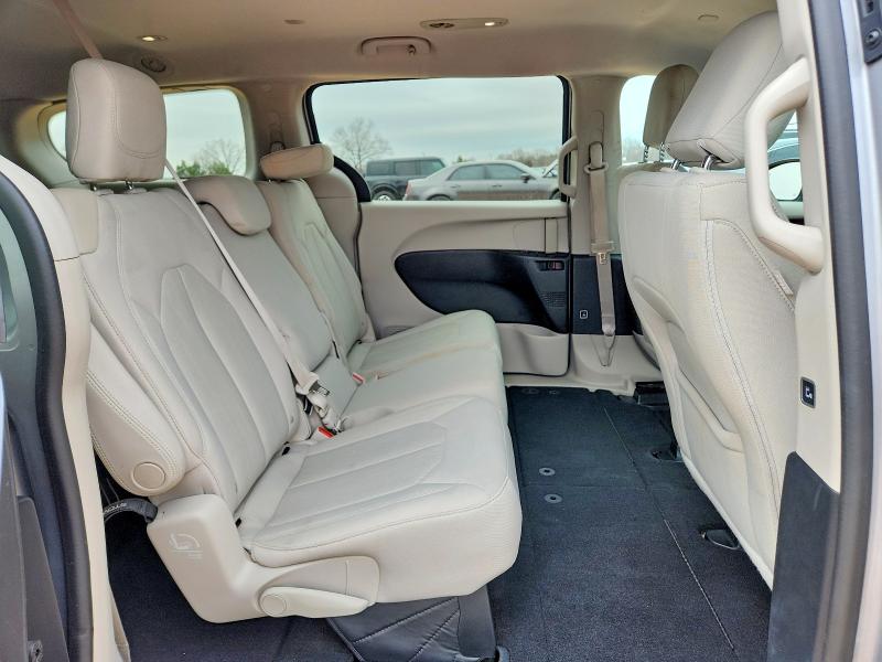 Продажа на аукционе авто 2017 Chrysler Pacifica, vin: 2C4RC1DG2HR502571, номер лота: 79702035