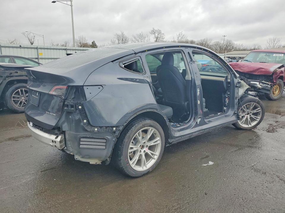 2024 Tesla Model Y მანქანა იყიდება აუქციონზე, vin: 7SAYGDEE7RA218266, აუქციონის ნომერი: 46905136