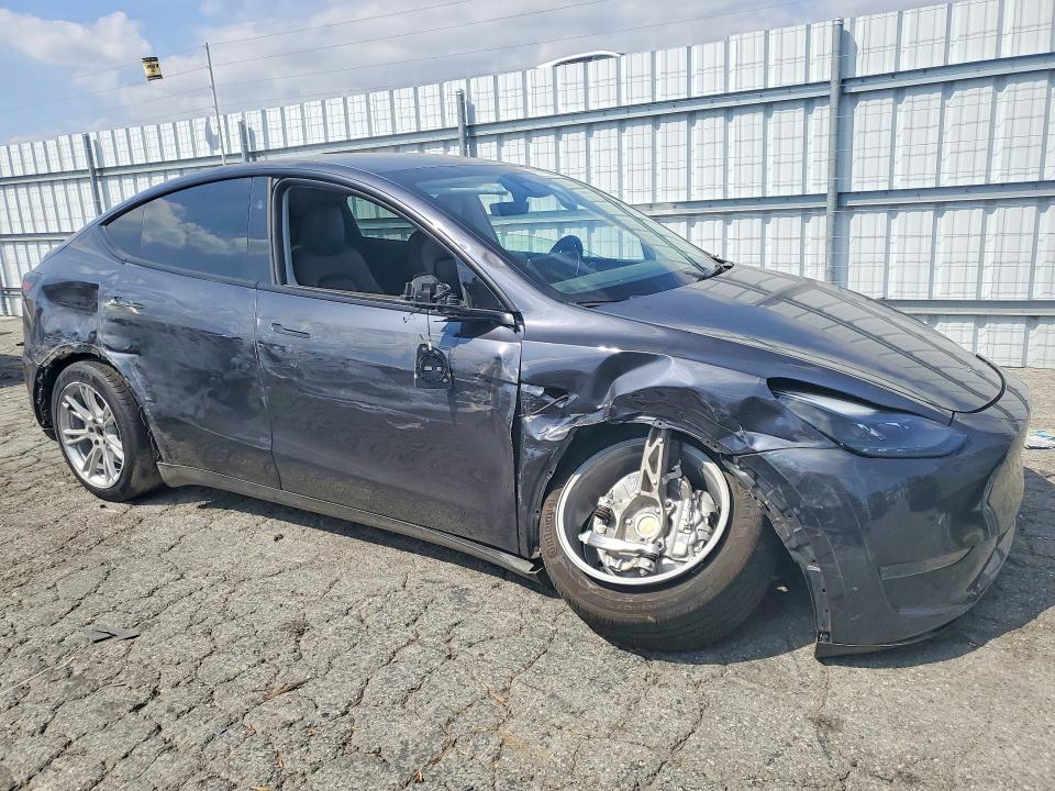 41918936 :رقم المزاد ، 7SAYGDED1RF090164 vin ، 2024 Tesla Model Y مزاد بيع