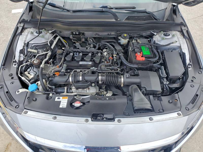 41989846 :رقم المزاد ، 1HGCV1F13JA072733 vin ، 2018 Honda Accord مزاد بيع