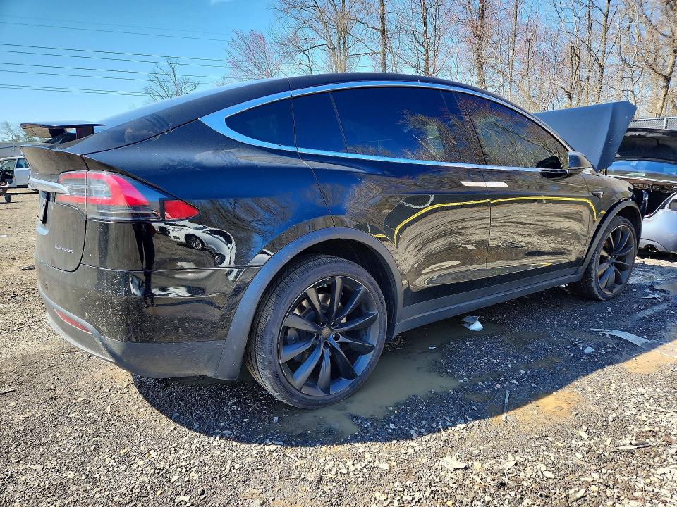 Продажа на аукционе авто 2019 Tesla Model X, vin: 5YJXCBE2XKF180202, номер лота: 46859316