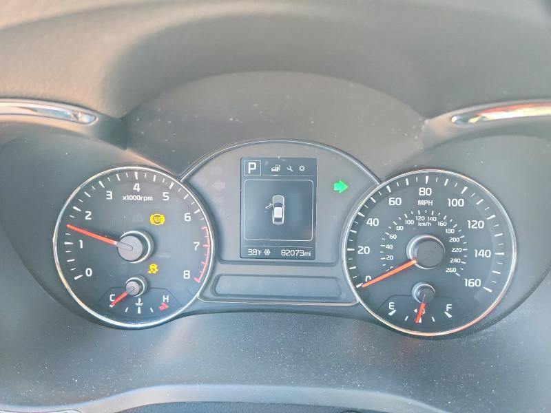 47123096 :رقم المزاد ، 3KPFK4A71JE278857 vin ، 2018 Kia Forte مزاد بيع
