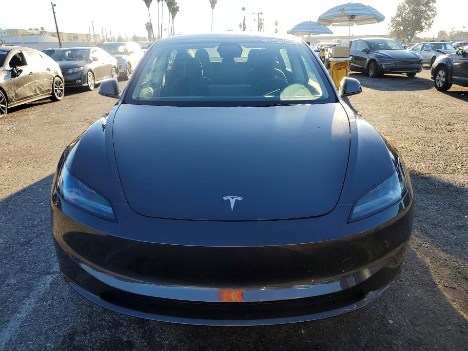 46021706 :رقم المزاد ، 5YJ3E1EAXSF058661 vin ، 2025 Tesla Model 3 مزاد بيع