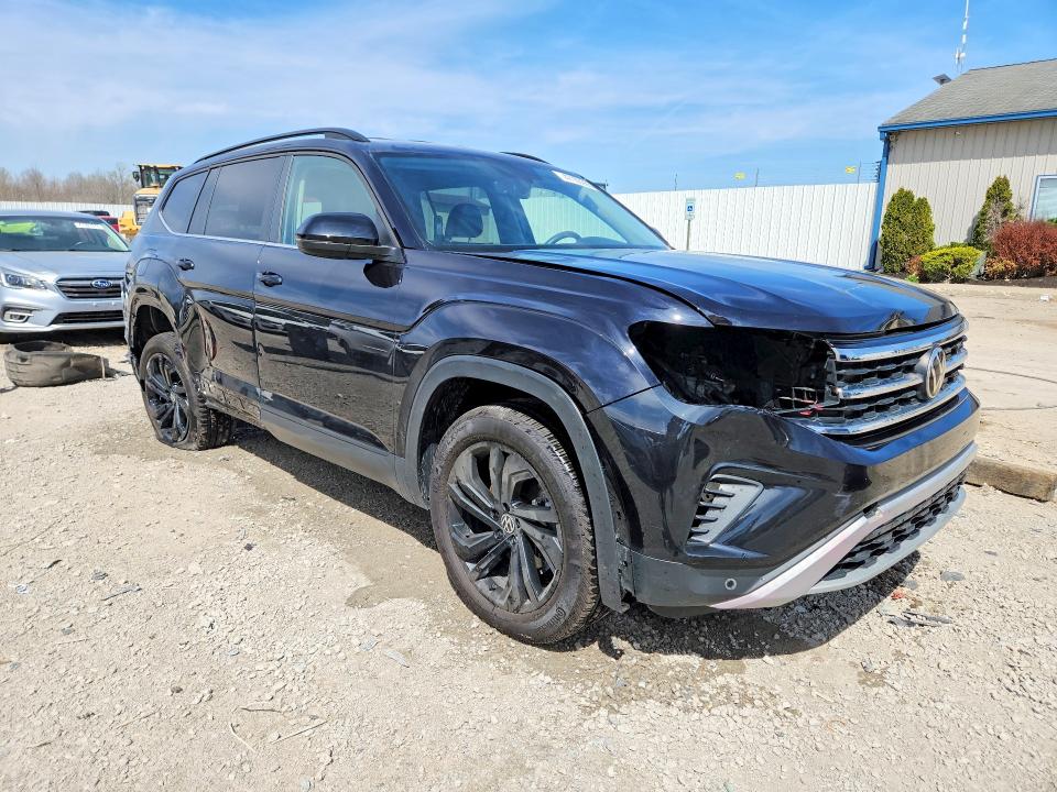 Продажа на аукционе авто 2022 Volkswagen Atlas, vin: 1V2HR2CA2NC562141, номер лота: 47105266