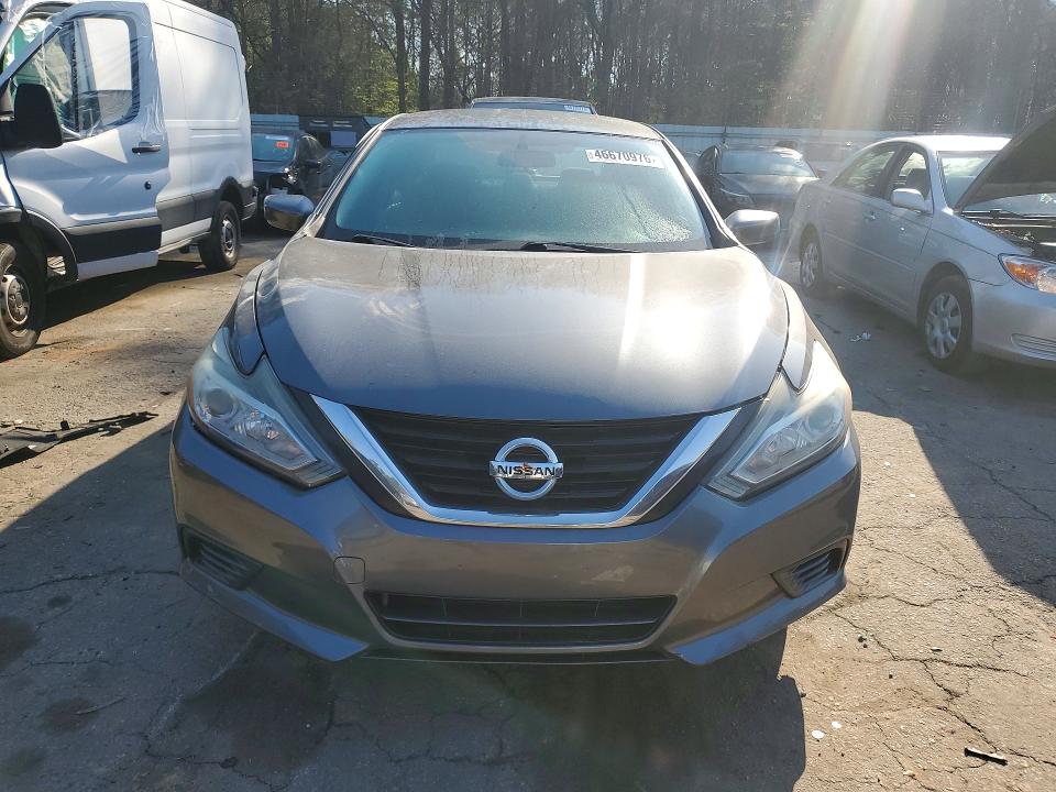 46670976 :رقم المزاد ، 1N4AL3AP9JC143995 vin ، 2018 Nissan Altima مزاد بيع