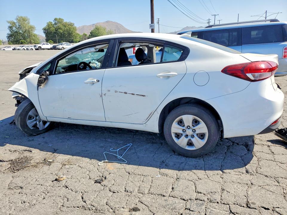 47629786 :رقم المزاد ، 3KPFK4A79HE044380 vin ، 2017 Kia Forte مزاد بيع