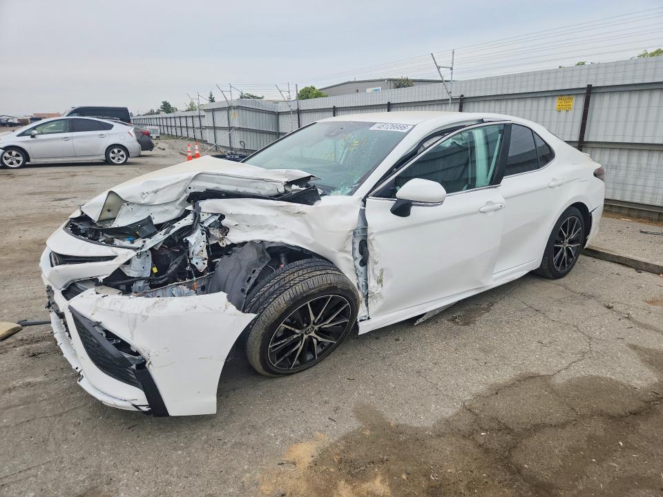 48126986 :رقم المزاد ، 4T1G11AK3RU243546 vin ، 2024 Toyota Camry مزاد بيع