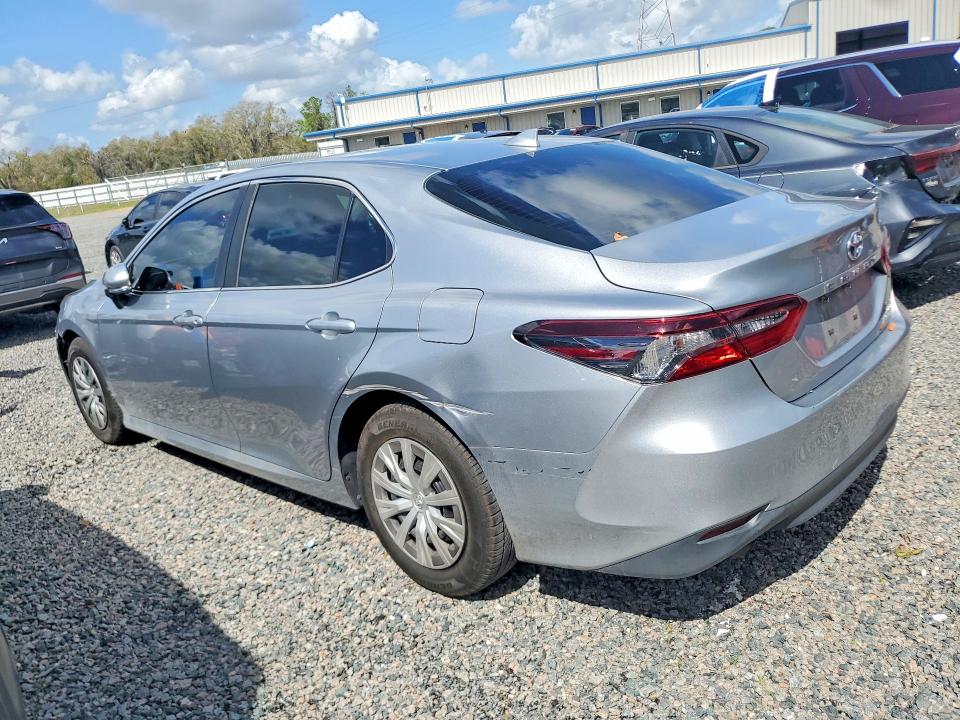 2022 Toyota Camry Hybrid მანქანა იყიდება აუქციონზე, vin: 4T1C31AK8NU587473, აუქციონის ნომერი: 79963105