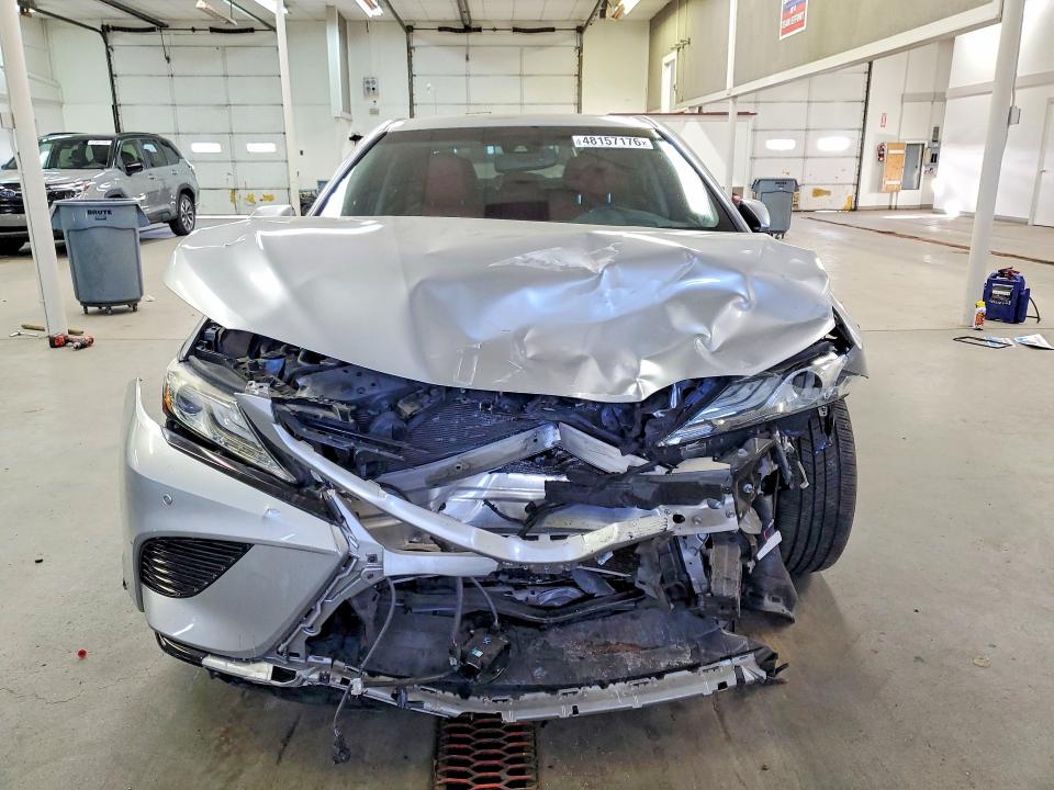 Продажа на аукционе авто 2018 Toyota Camry, vin: 4T1B61HK8JU136840, номер лота: 48157176