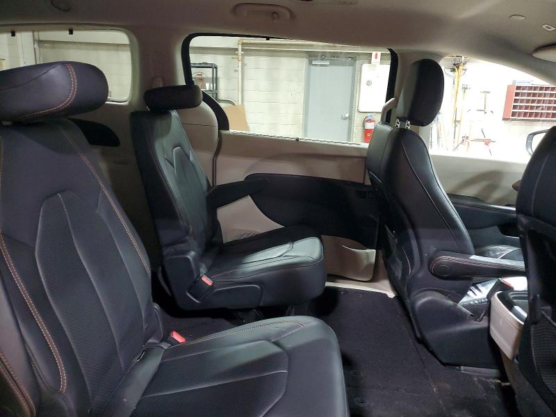 46187336 :رقم المزاد ، 2C4RC1BG9JR111829 vin ، 2018 Chrysler Pacifica مزاد بيع