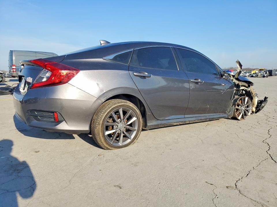 47086826 :رقم المزاد ، 2HGFC2F8XJH576364 vin ، 2018 Honda Civic مزاد بيع