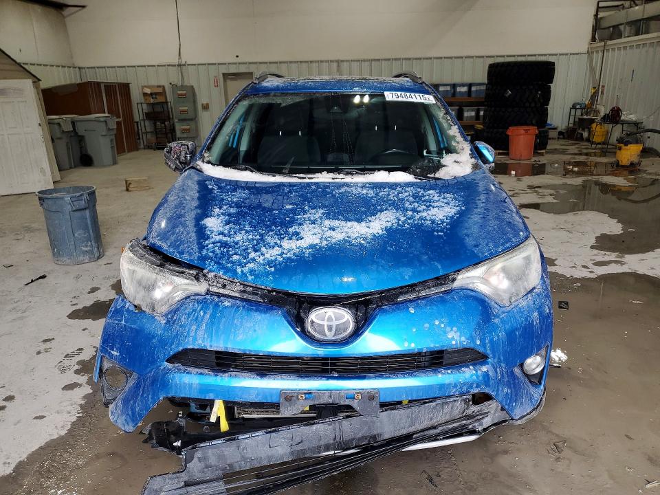 Продажа на аукционе авто 2017 Toyota Rav4, vin: JTMRFREV3HJ712765, номер лота: 79484115