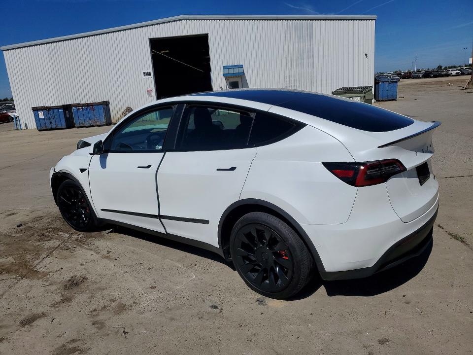 47556396 :رقم المزاد ، 7SAYGDEE7NF424071 vin ، 2022 Tesla Model Y مزاد بيع