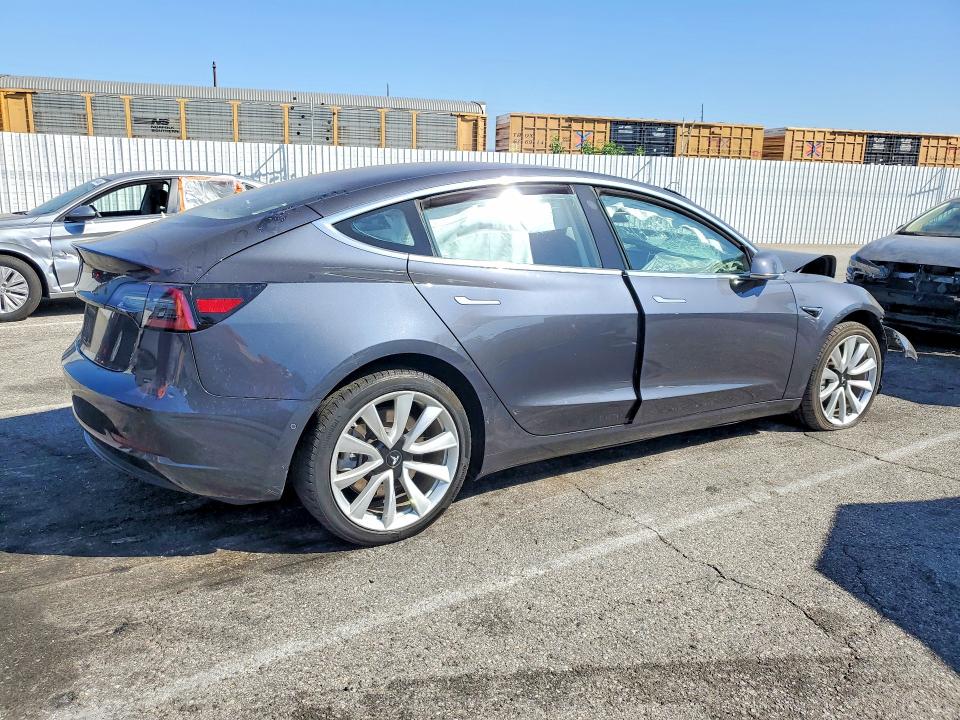 Продажа на аукционе авто 2018 Tesla Model 3, vin: 5YJ3E1EA0JF048543, номер лота: 79662475