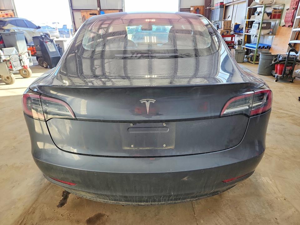 41596706 :رقم المزاد ، 5YJ3E1EA2JF028861 vin ، 2018 Tesla Model 3 مزاد بيع