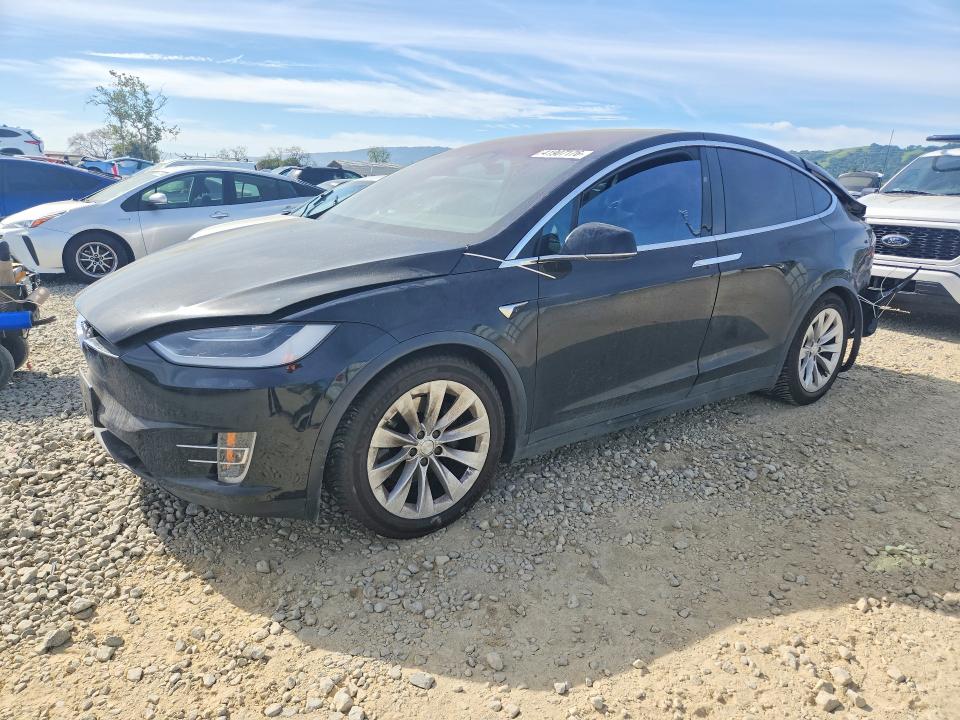 Продаж на аукціоні авто 2018 Tesla Model X, vin: 5YJXCAE27JF117826, номер лоту: 41907176