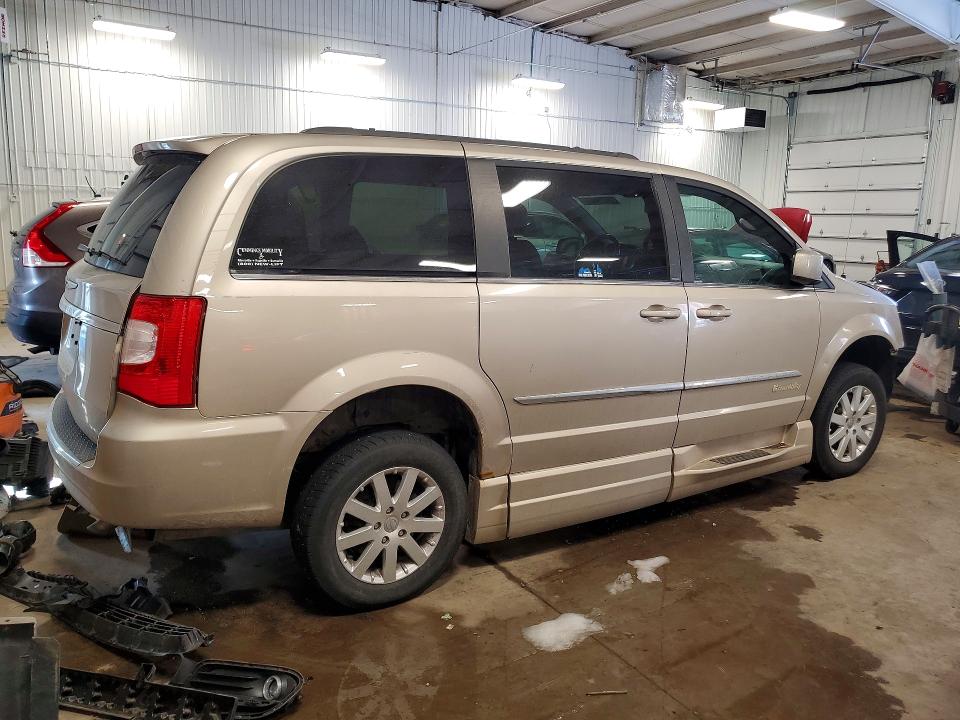 2013 Chrysler Town & Country მანქანა იყიდება აუქციონზე, vin: 2C4RC1BG3DR714697, აუქციონის ნომერი: 46289026