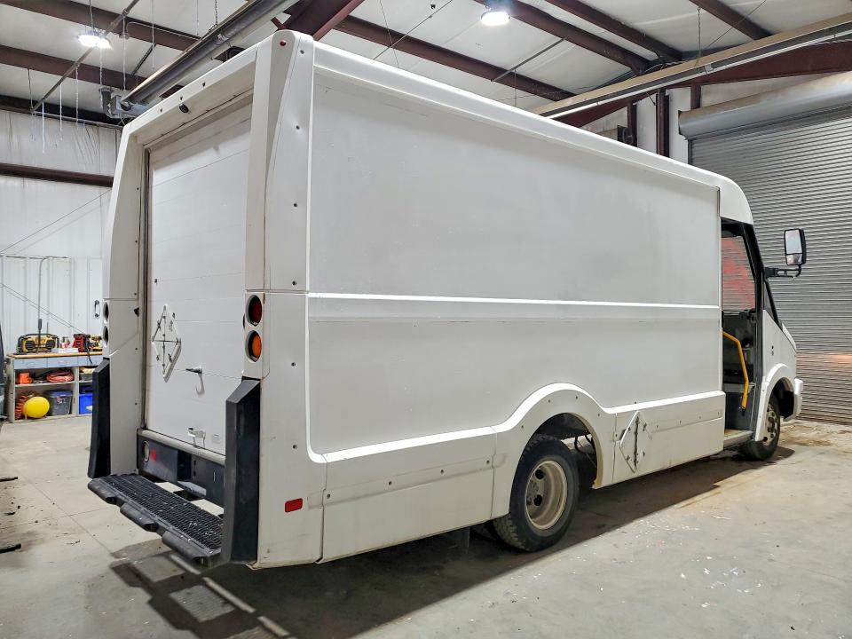 46921006 :رقم المزاد ، JALB4T172G7W00268 vin ، 2016 Isuzu Npr مزاد بيع