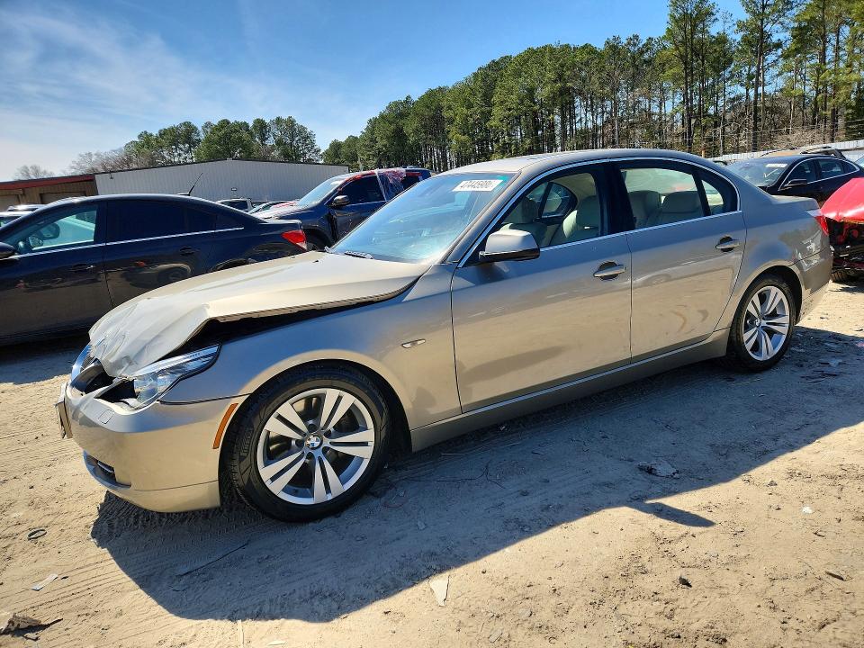 47445986 :رقم المزاد ، WBANU5C53AC460135 vin ، 2010 Bmw 528 مزاد بيع
