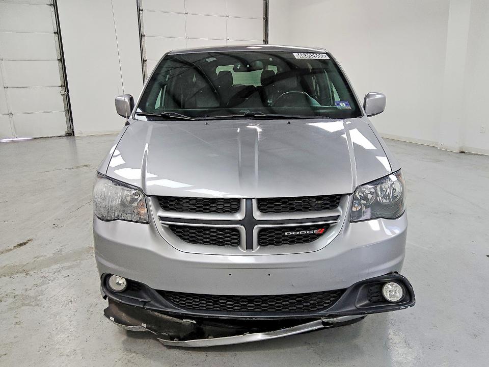 46392606 :رقم المزاد ، 2C4RDGEG5JR236855 vin ، 2018 Dodge Grand Caravan مزاد بيع