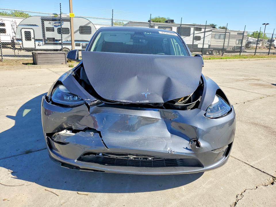 47545666 :رقم المزاد ، 7SAYGAEE4PF773982 vin ، 2023 Tesla Model Y مزاد بيع